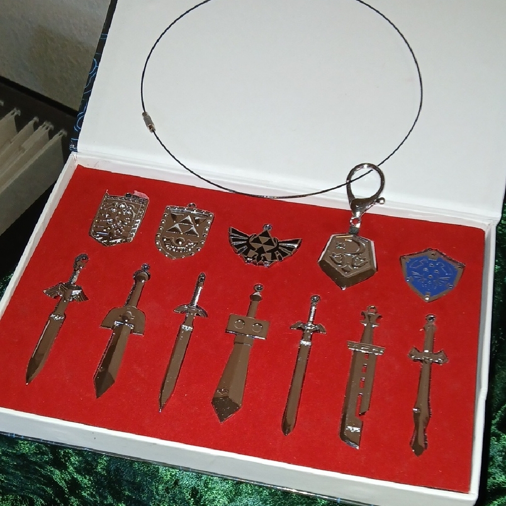 Legeng Of Zelda Evolution Silver and Blue Sword Pendant Necklace Set